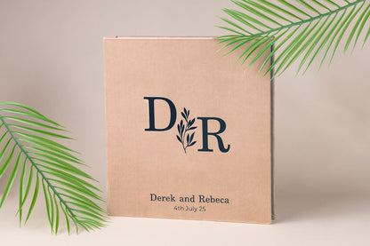 Velvetinis rankų darbo nuotraukų albumas su įmautėmis juodu užrašu - priekis
