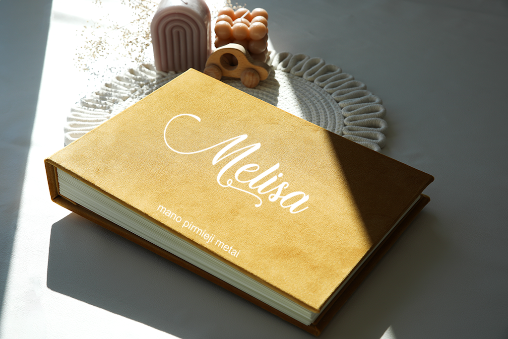 Pirmųjų metų kūdikio knyga / dienoraštis